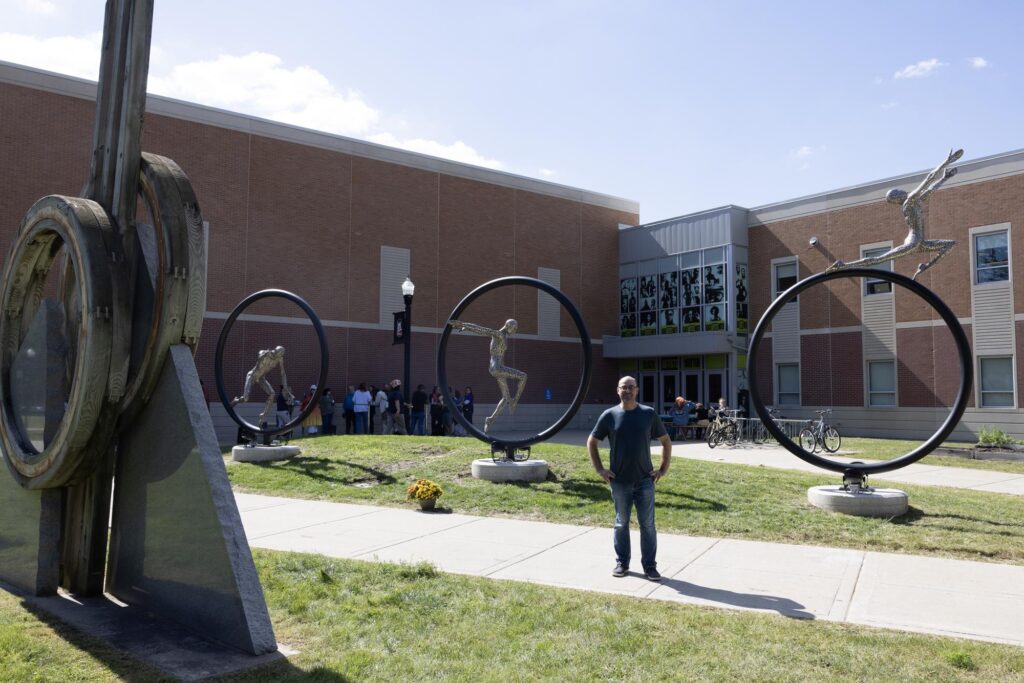 Boyan Marinov, Steven Building sculptures